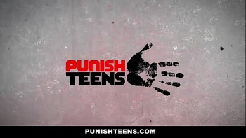 Жестоко оттрахали