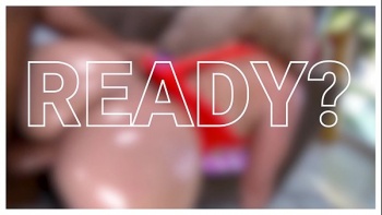 Стараются успеть кончить в ходе лесбийских игр на большой кровати