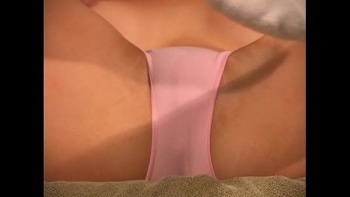 Обалденная девушка сняла трусики