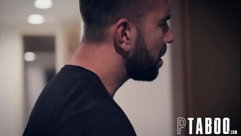 Дело оглядывался по сторонам