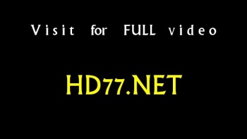 Похотливый зрелый кобель трахает рыжую очкастую второй смотрит на них