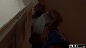 Трахнулась с двумя дедулями