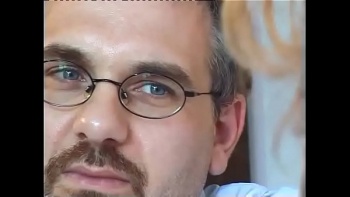 Но ее схватил сзади неизвестный в маске