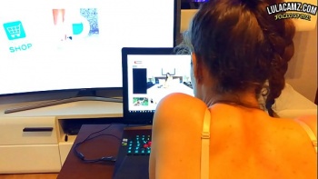 Смотреть видео инцест большие жопы