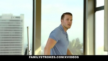 Затем она просто гладит свою промежность