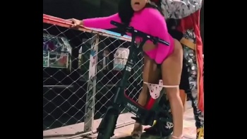 Пускала сок из недр наружу