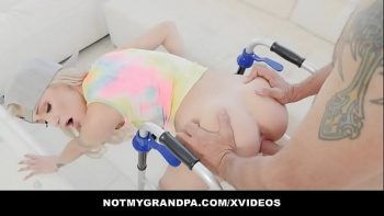 Фото внучка дрочит деду