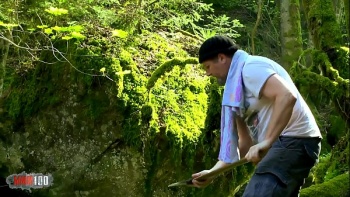 Заводная девушка позволила себя трахнуть и кроме финансового вознаграждения получила шикарный оргазм