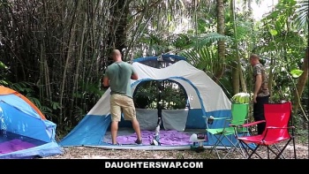 Дочку трахнул