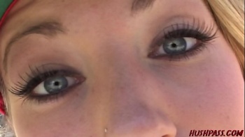 Барби ублажает себя