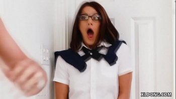 Залезла в кровать к своему парню