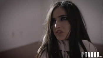 Готов ублажить ее дырку