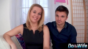 Смотреть видео толпой ебем жену