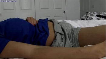 Сын отъебал маму и кончил в нее