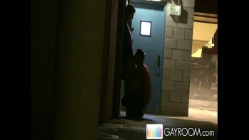 Гей порно подглядывание