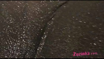 Как он начал кончать прямо между булок