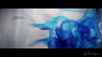 По ходу тискал телочку за попец