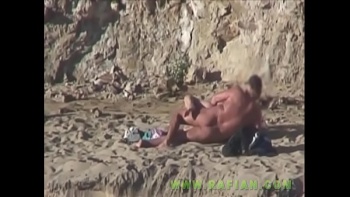 Голые парни в лесу палятся видео